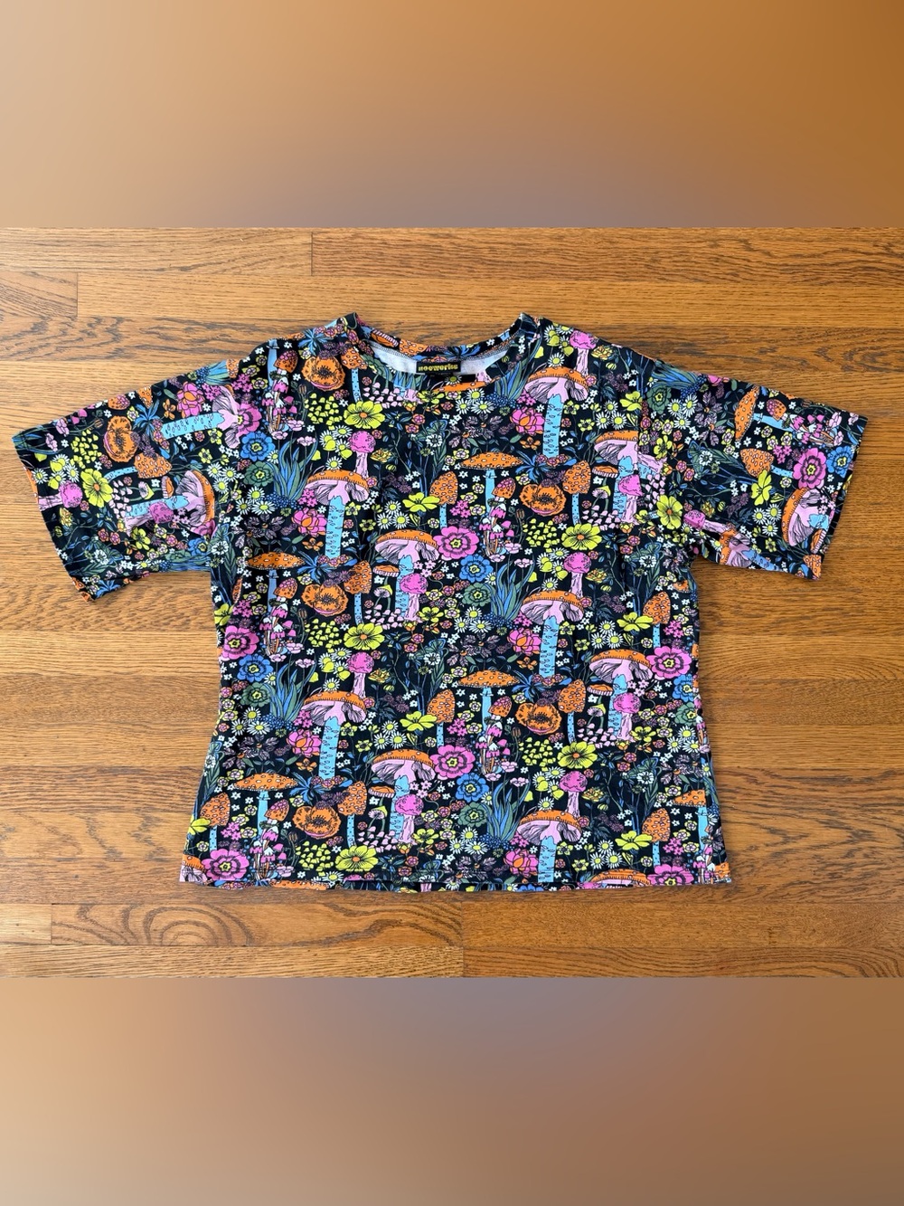 Nooworks Oversized Tee in Magical Mushroom print- size XL (Ash+Chess)